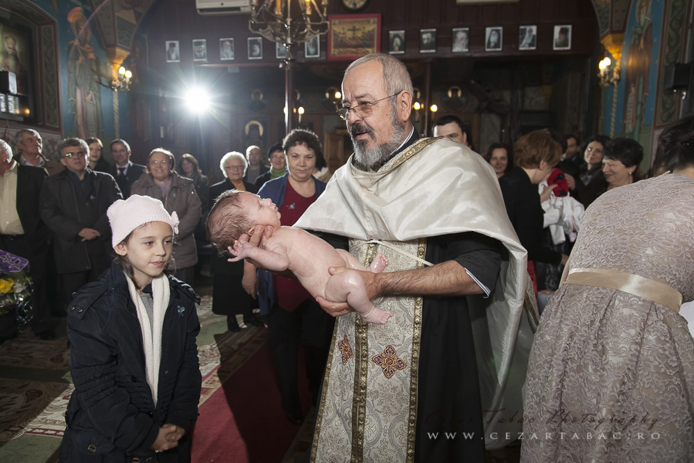 Botez Gemeni Luca Mihai & Vlad Gabriel — Dublă Bucurie în Familie - Cadrul 14 fotograf botez Cezar Tabac Bucuresti