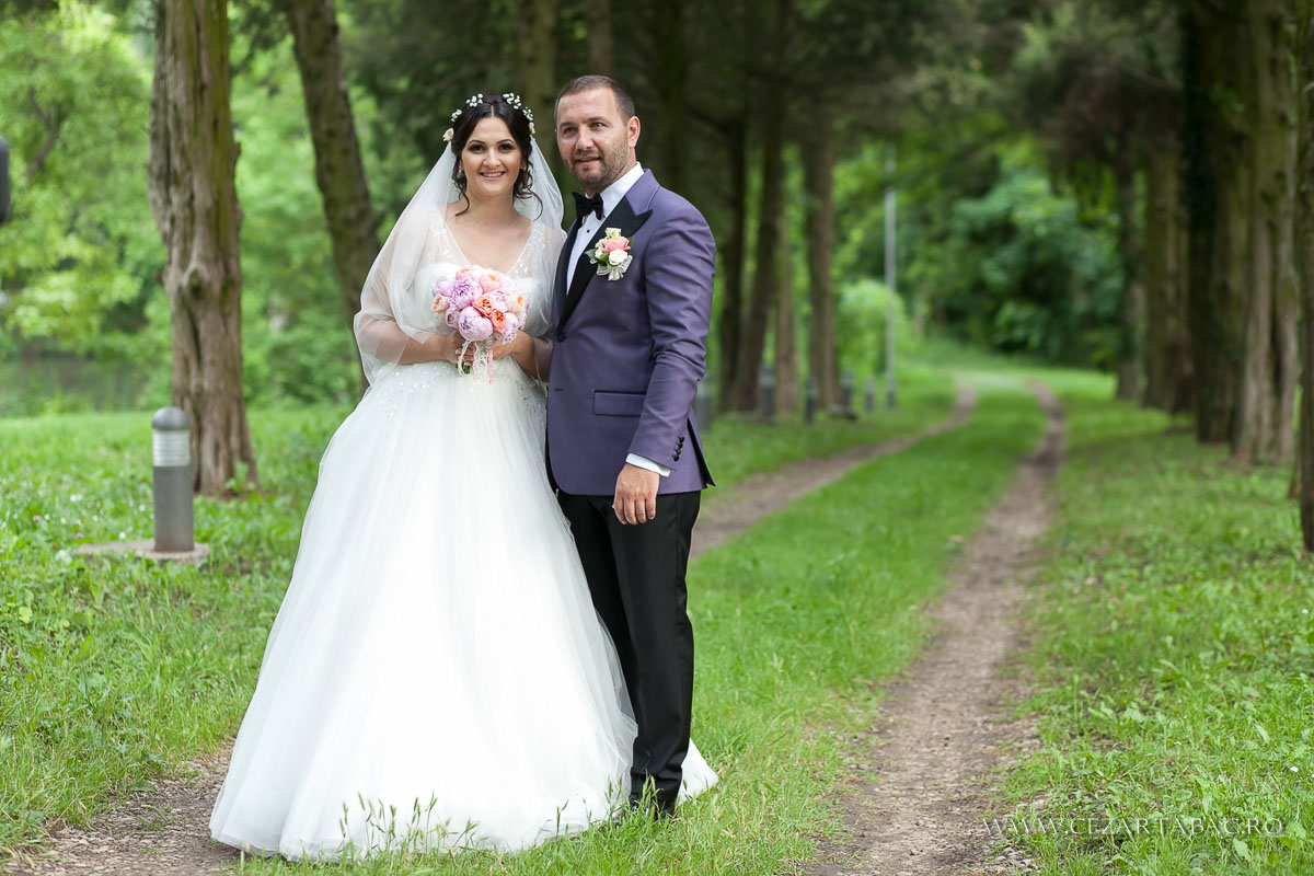 Nuntă Plină de Emoție Cristi & Ana — De la Pregătiri la Petrecere - Cadrul 2 fotograf Cezar Tabac București