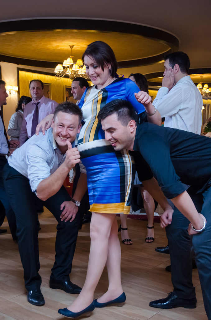 Nuntă Autentică Cristi & Mona — București - Cadrul 21 fotograf Cezar Tabac București
