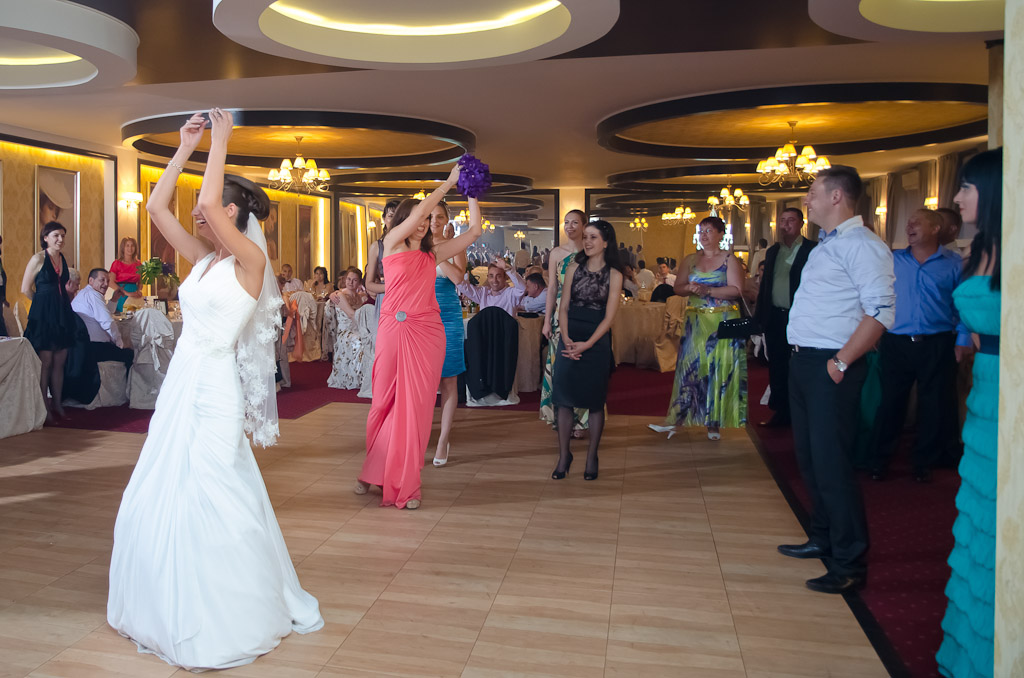 Nuntă Autentică Cristi & Mona — București - Cadrul 23 fotograf Cezar Tabac București